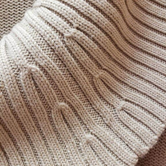 NWT 🤎 GUESS by Marciano Beige Sweater Size Large - Picture 7 of 9